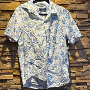 Vineyard Vines Short Sleeve Murray Shirt White with Blue Sailboats M 100% Cotton